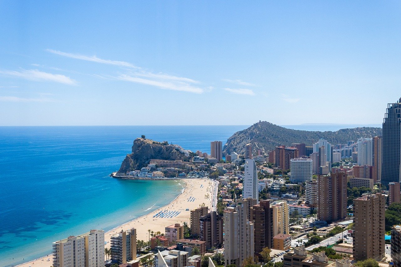 Disfruta de Benidorm en hotel de 3* con media pensión