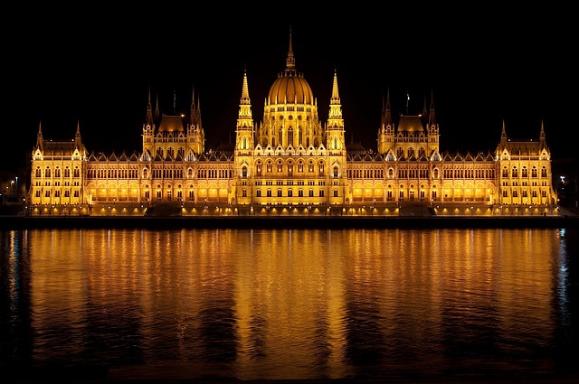 Viaje vuelo más hotel a Budapest con salida desde Alicante. Ideal para gente de Murcia y Alicante.